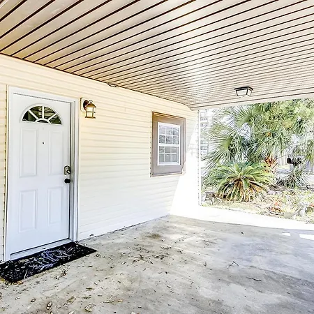North Myrtle Getaway Apartment